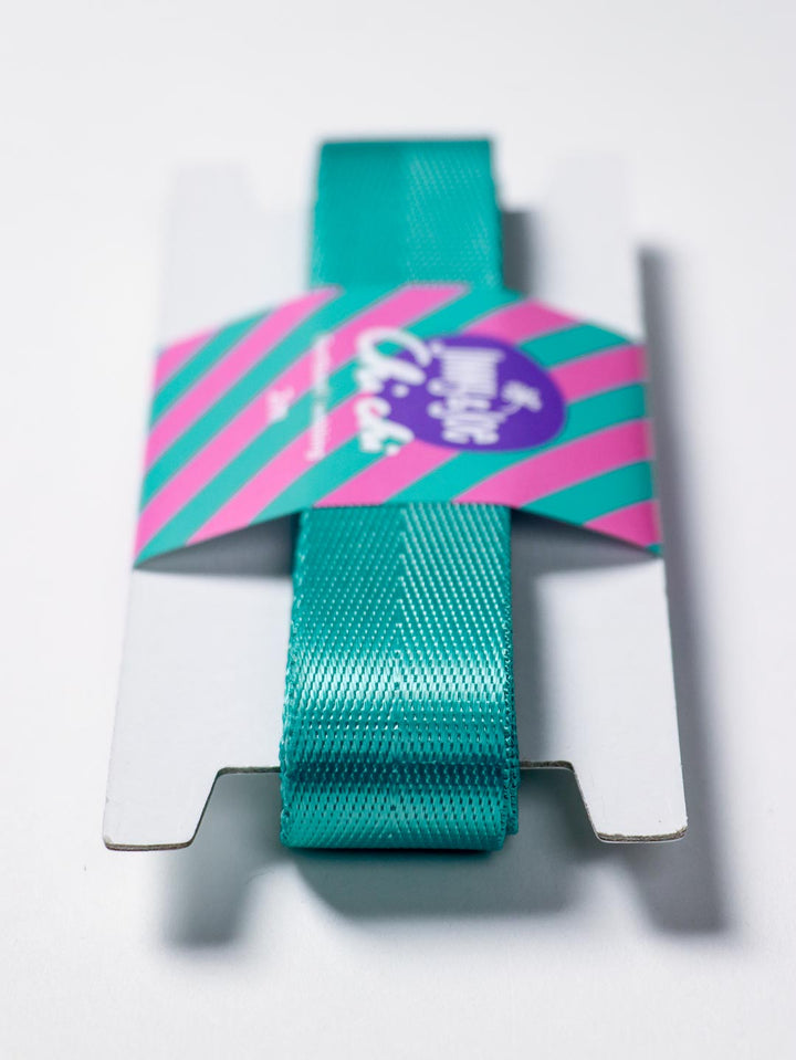 J&amp;J Gurtband Shiny fishbone 25mm emerald