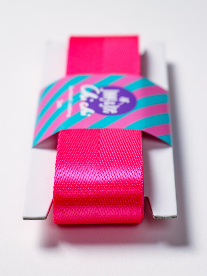 J&amp;J Gurtband Shiny fishbone 38mm neon pink