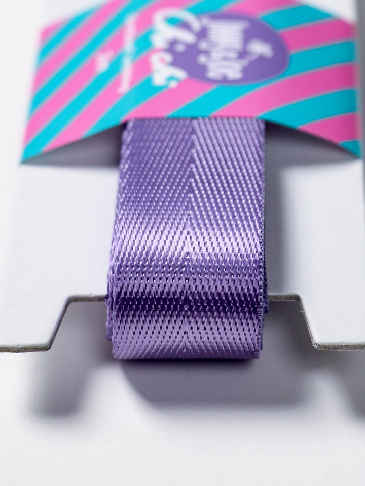 J&amp;J Gurtband Shiny fishbone 25mm lilac
