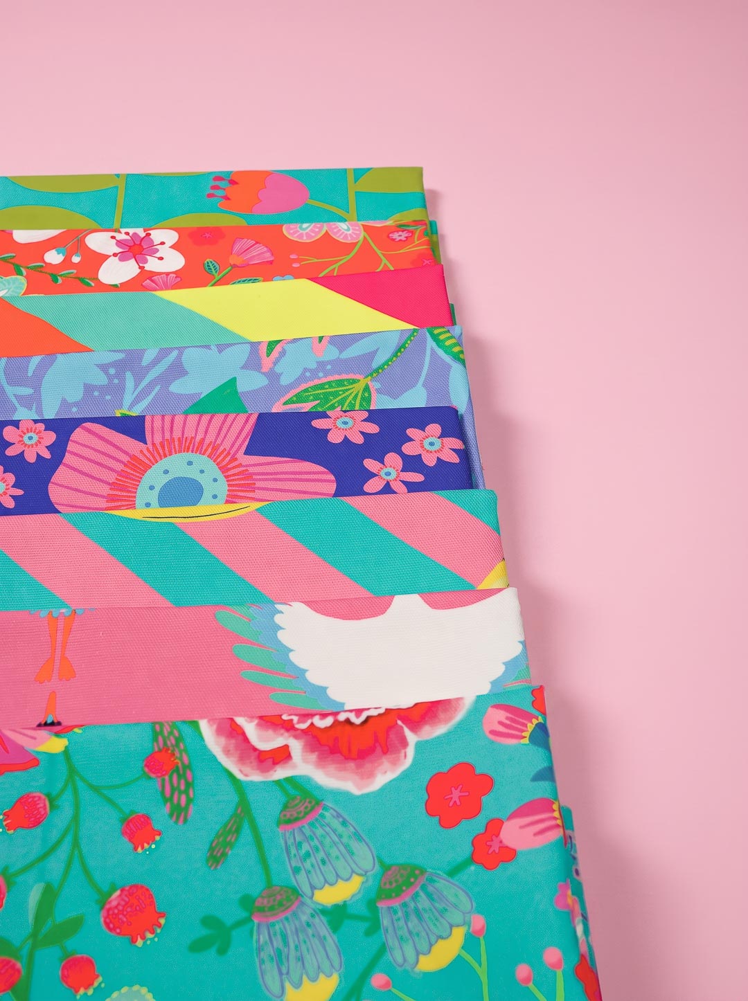 J&amp;J Bio Canvas Fat Quarter Bundle Flowers and Petals