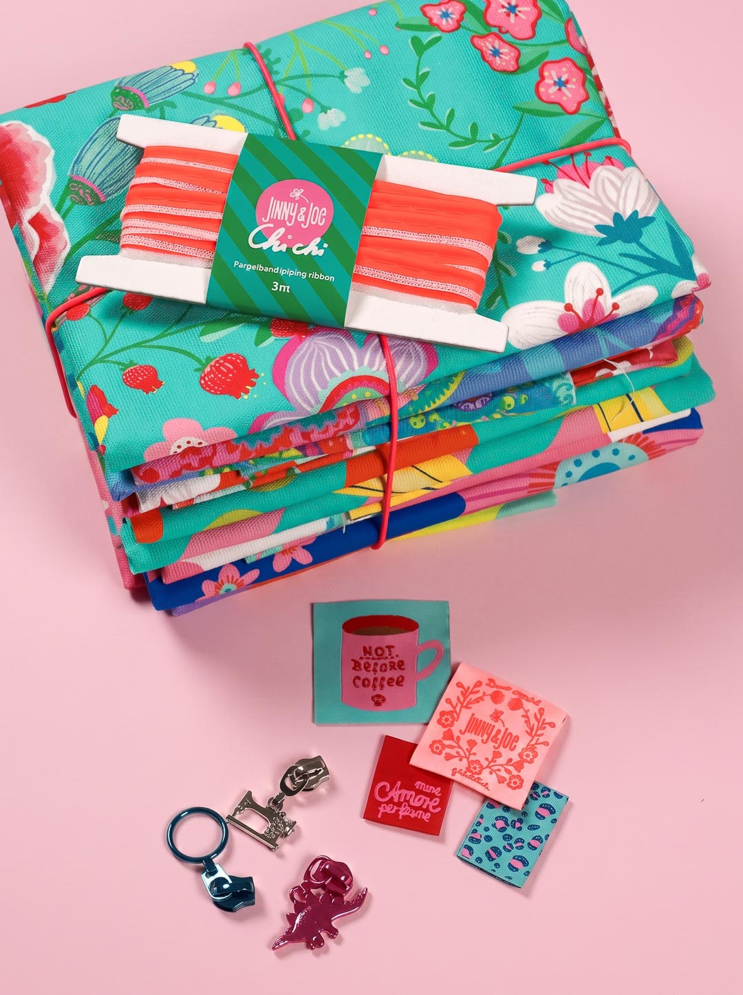 J&amp;J Bio Canvas Fat Quarter Bundle Flowers and Petals