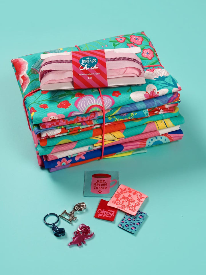J&amp;J Bio Canvas Fat Quarter Bundle Flowers and Petals