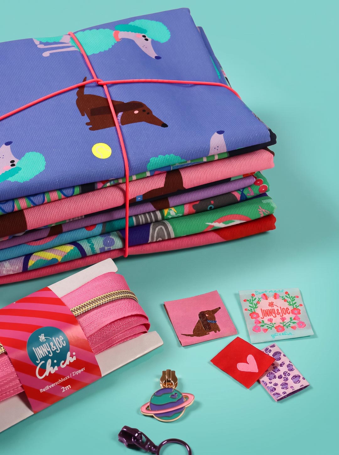 J&amp;J Bio Canvas Fat Quarter Bundle Cats and Dogs
