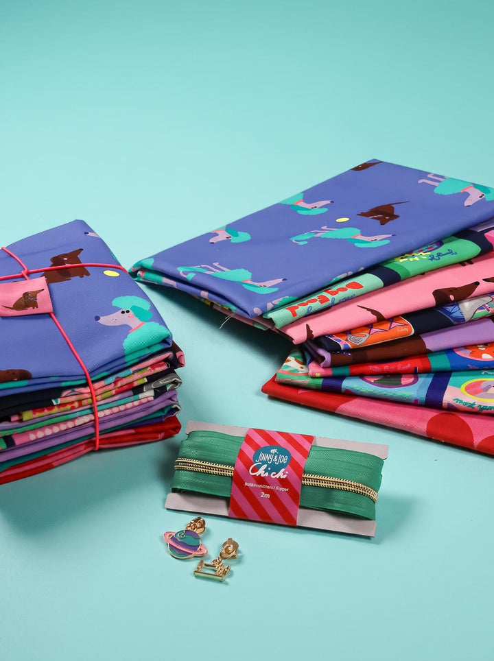 J&amp;J Bio Canvas Fat Quarter Bundle Cats and Dogs