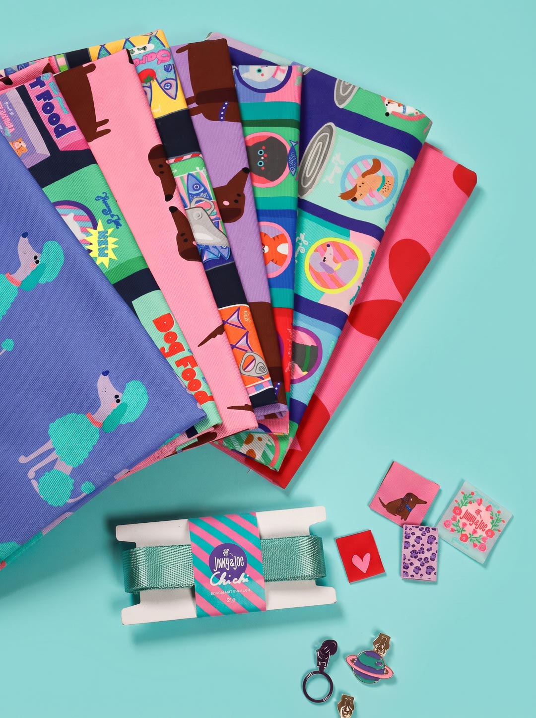 J&amp;J Bio Canvas Fat Quarter Bundle Cats and Dogs