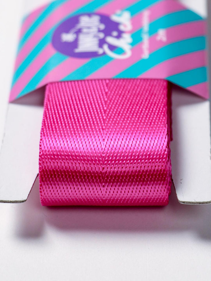 J&amp;J Gurtband Shiny fishbone 38mm magenta