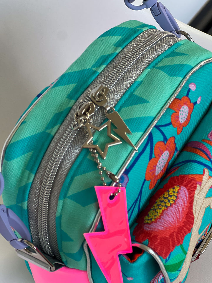 J&amp;J Canvas little Sisterhood cyan