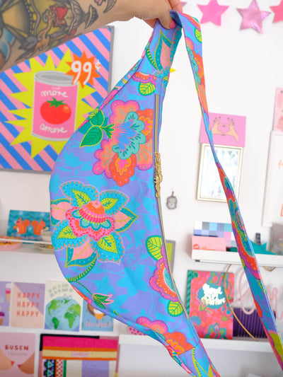 J&J Bio Canvas Fabulous Flowers blueberry