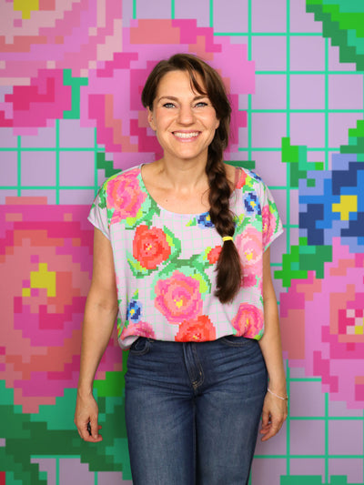 J&J Viskose Sally go round the roses flieder