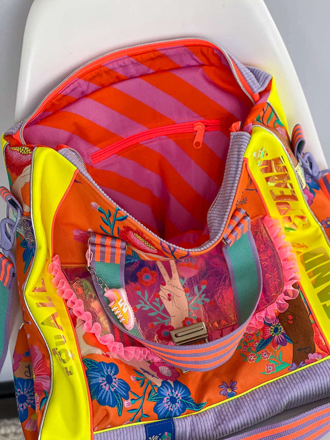J&amp;J Canvas little Sisterhood orange