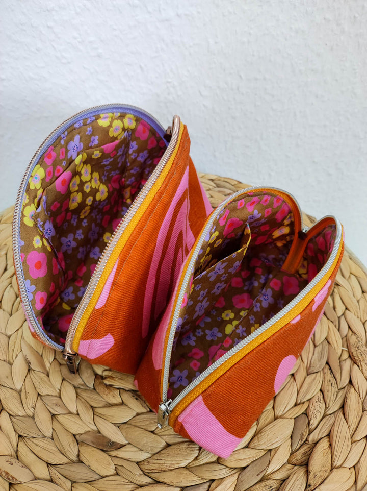 J&amp;J Popeline Besser mit Blümchen schoko