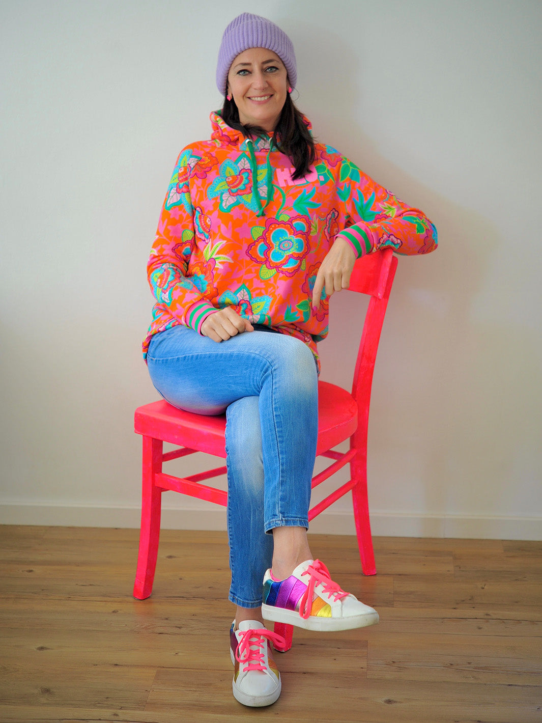 J&amp;J Bio Retrosweat Fabulous Flowers orange pink