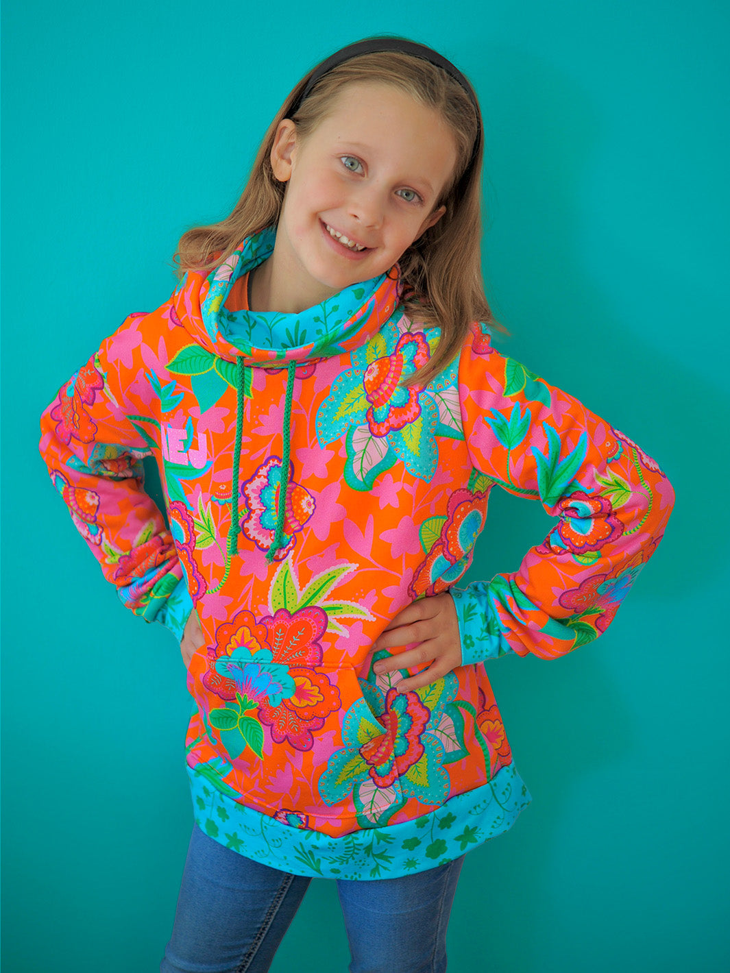 J&amp;J Bio Retrosweat Fabulous Flowers orange pink